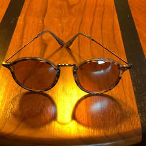 Women's Black/Grey Sunglasses